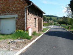 Accès au nouveau verger et à son rucher par la Grande Rue